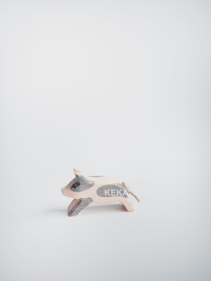 Ostheimer - Spotted Piglet Running - KEKA TOYS